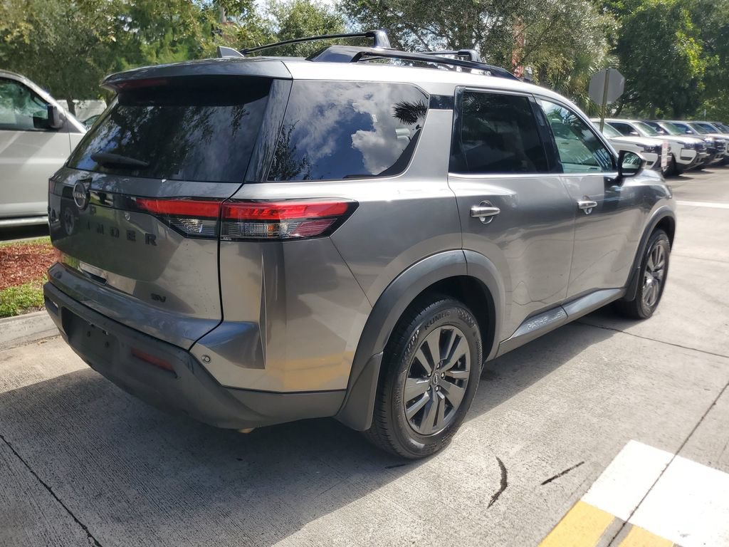Certified 2022 Nissan Pathfinder SV w/ SV Black Package FWD image 6