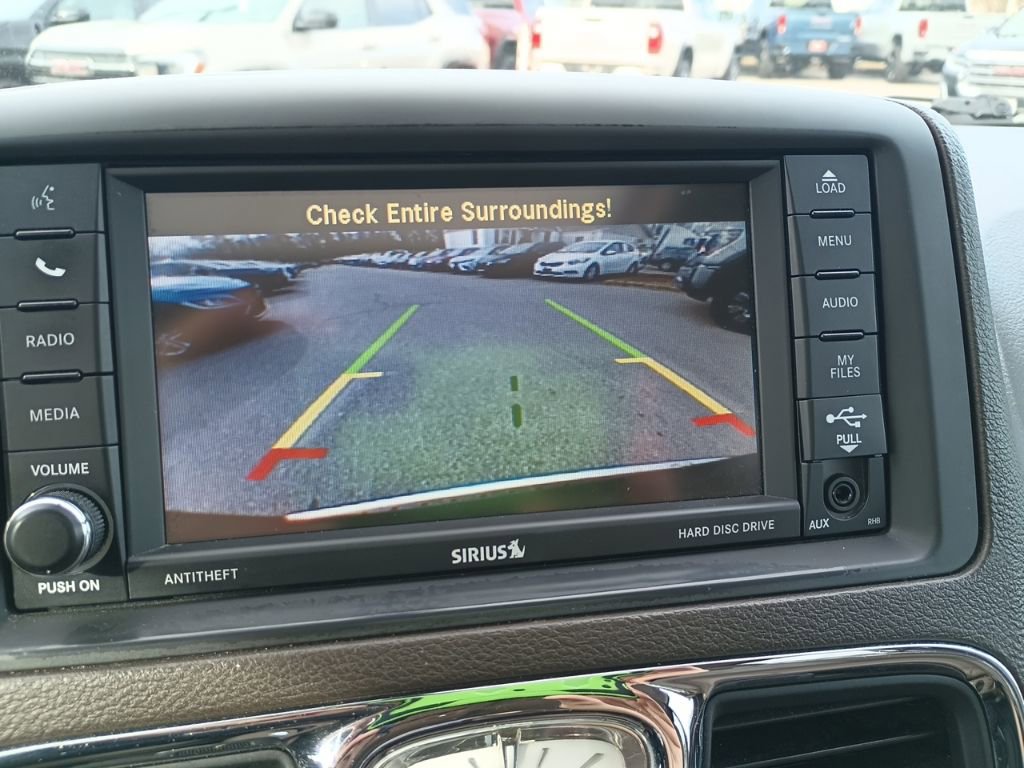 Used 2014 Chrysler Town & Country Touring-L w/ Driver Convenience Group image 13