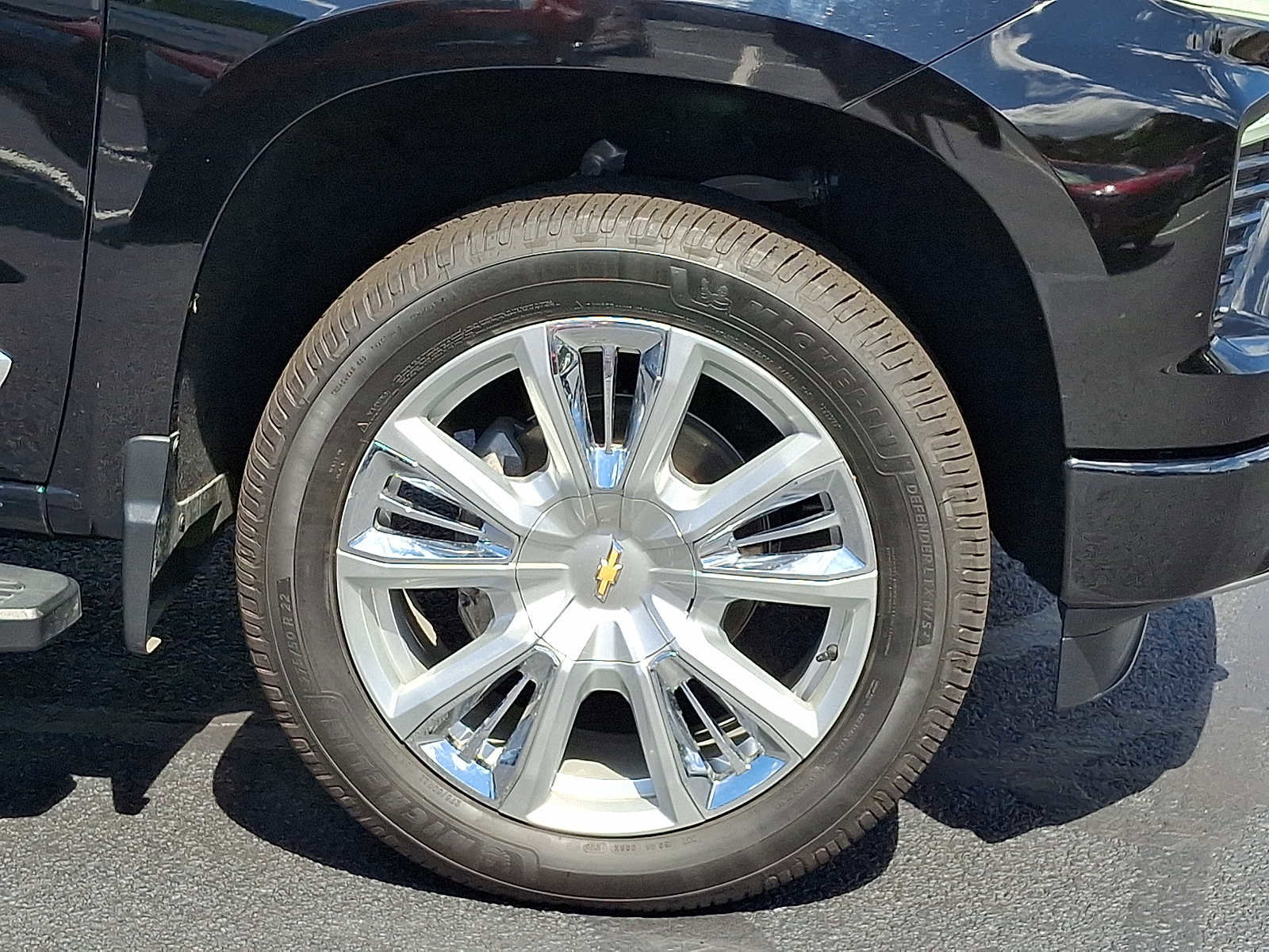 Used 2023 Chevrolet Silverado 1500 High Country w/ Technology Package image 9