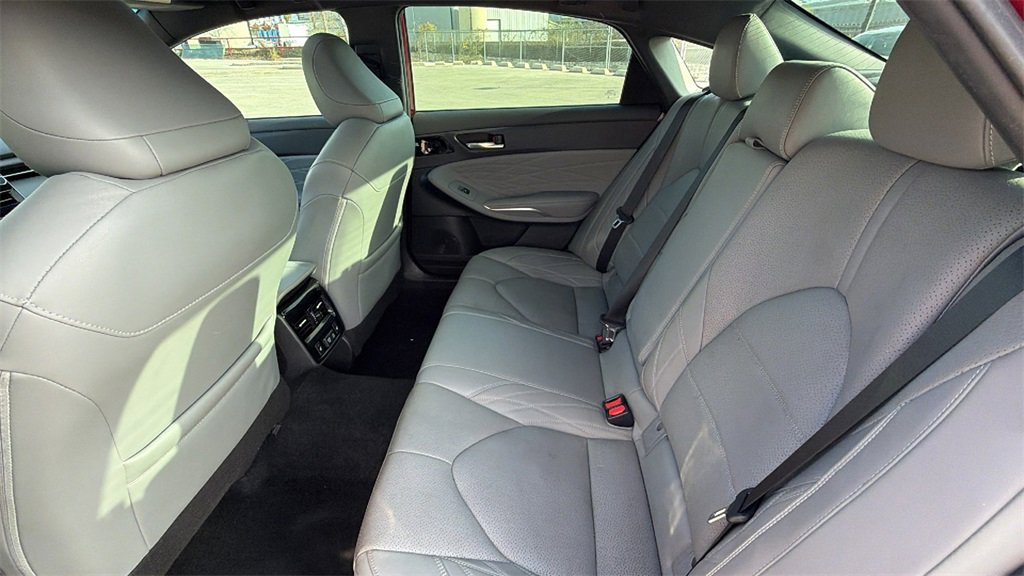 Certified 2021 Toyota Avalon Limited w/ Advanced Safety Package image 24
