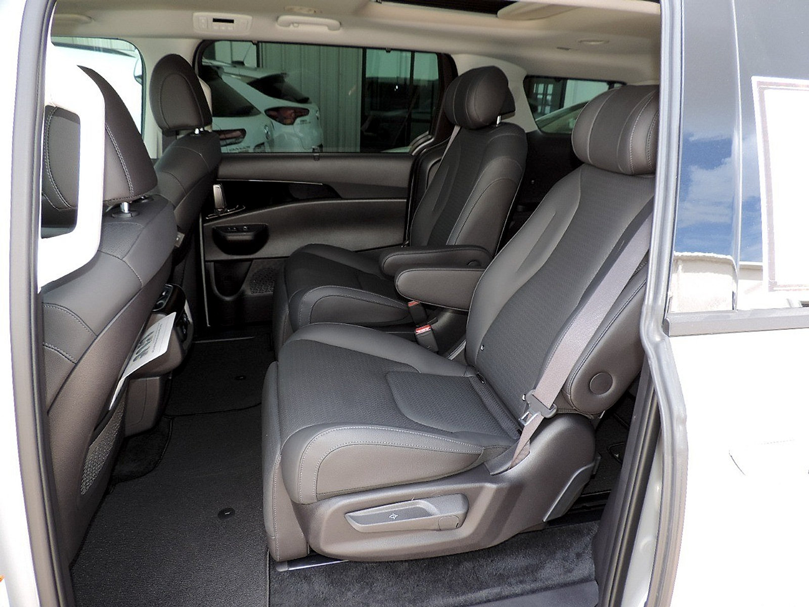 Used 2026 Kia Carnival SX Prestige FWD image 15