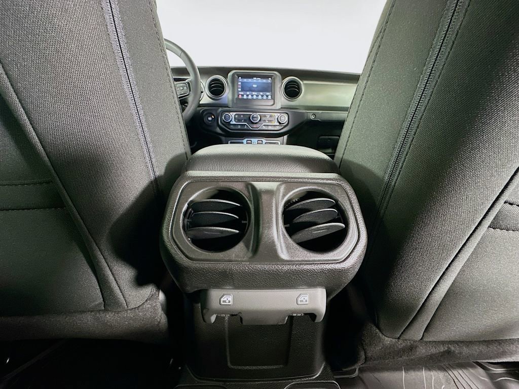 Used 2023 Jeep Gladiator Sport AWD/4WD image 32