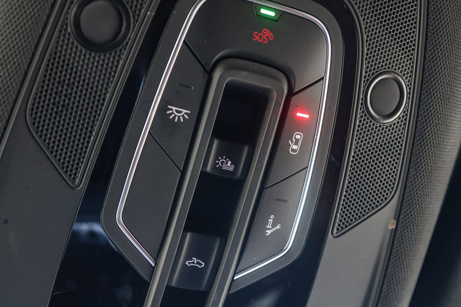 Used 2022 Audi e-tron Premium image 34