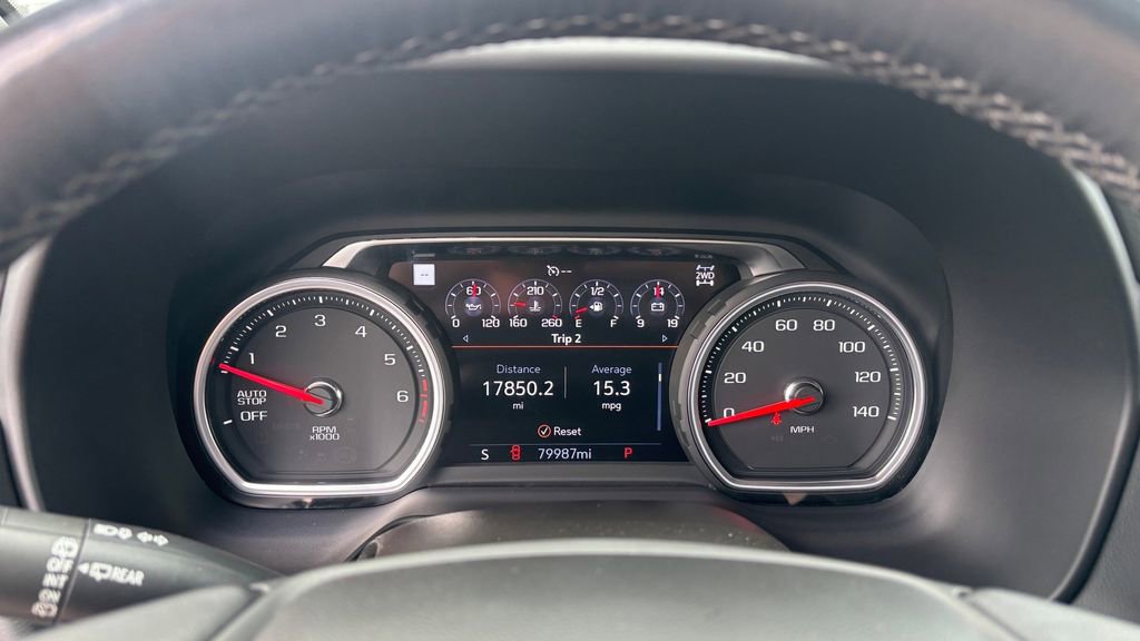 Used 2021 Chevrolet Suburban Premier w/ Premium Package AWD/4WD image 16