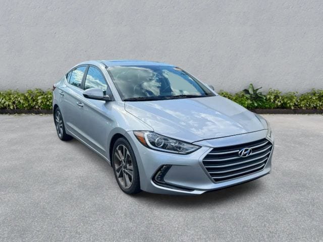 Used 2017 Hyundai Elantra Limited w/ Limited Tech Package 04 FWD image 4