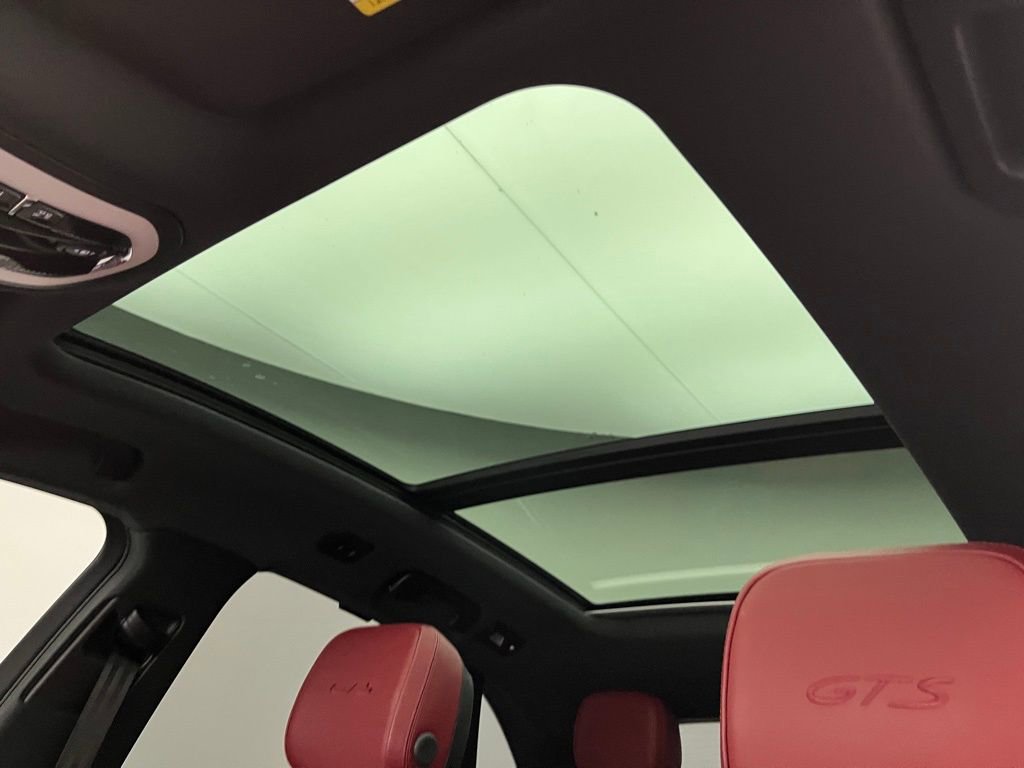 Used 2024 Porsche Macan GTS image 32