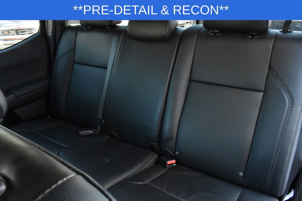 Used 2020 Toyota Tacoma TRD Off-Road w/ TRD Premium Off Road Package AWD/4WD image 10