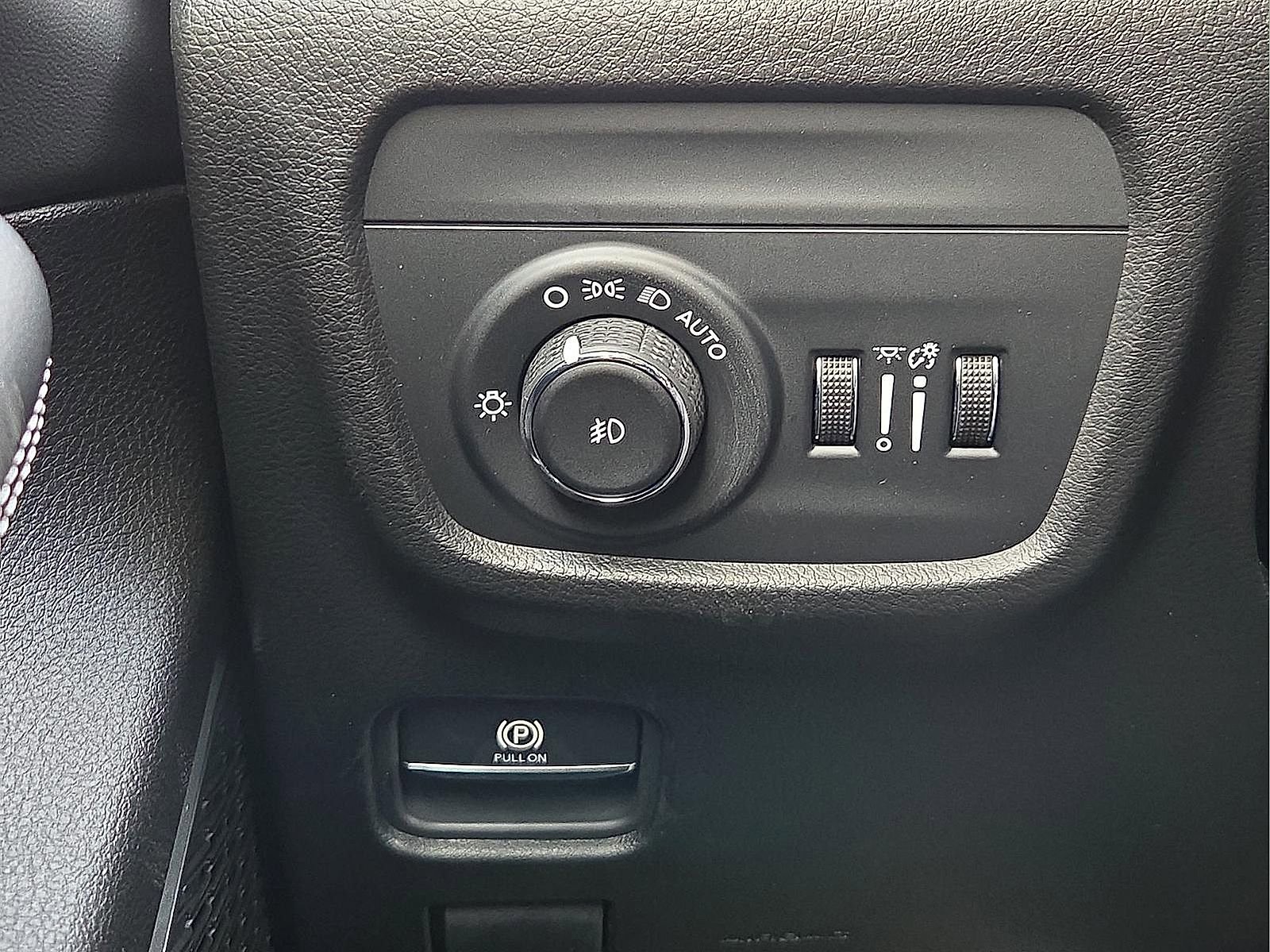 New 2026 Jeep Grand Cherokee Limited w/ Luxury Tech Group II image 18