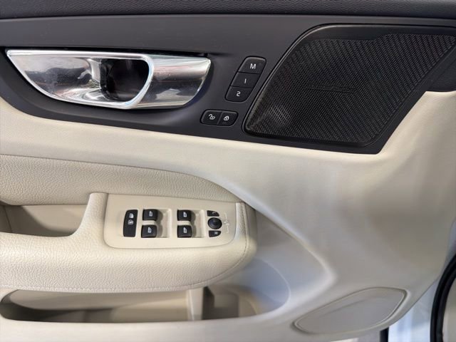 Used 2019 Volvo XC60 T5 Inscription w/ Protection Package image 11