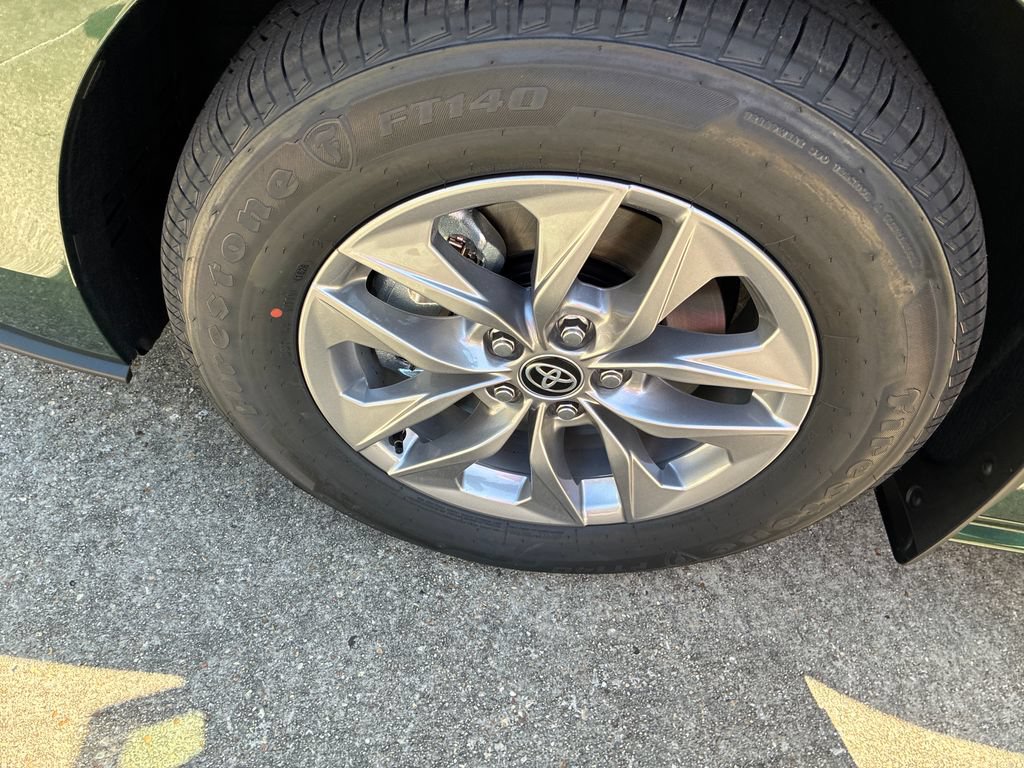 New 2026 Toyota Sienna XLE FWD image 31