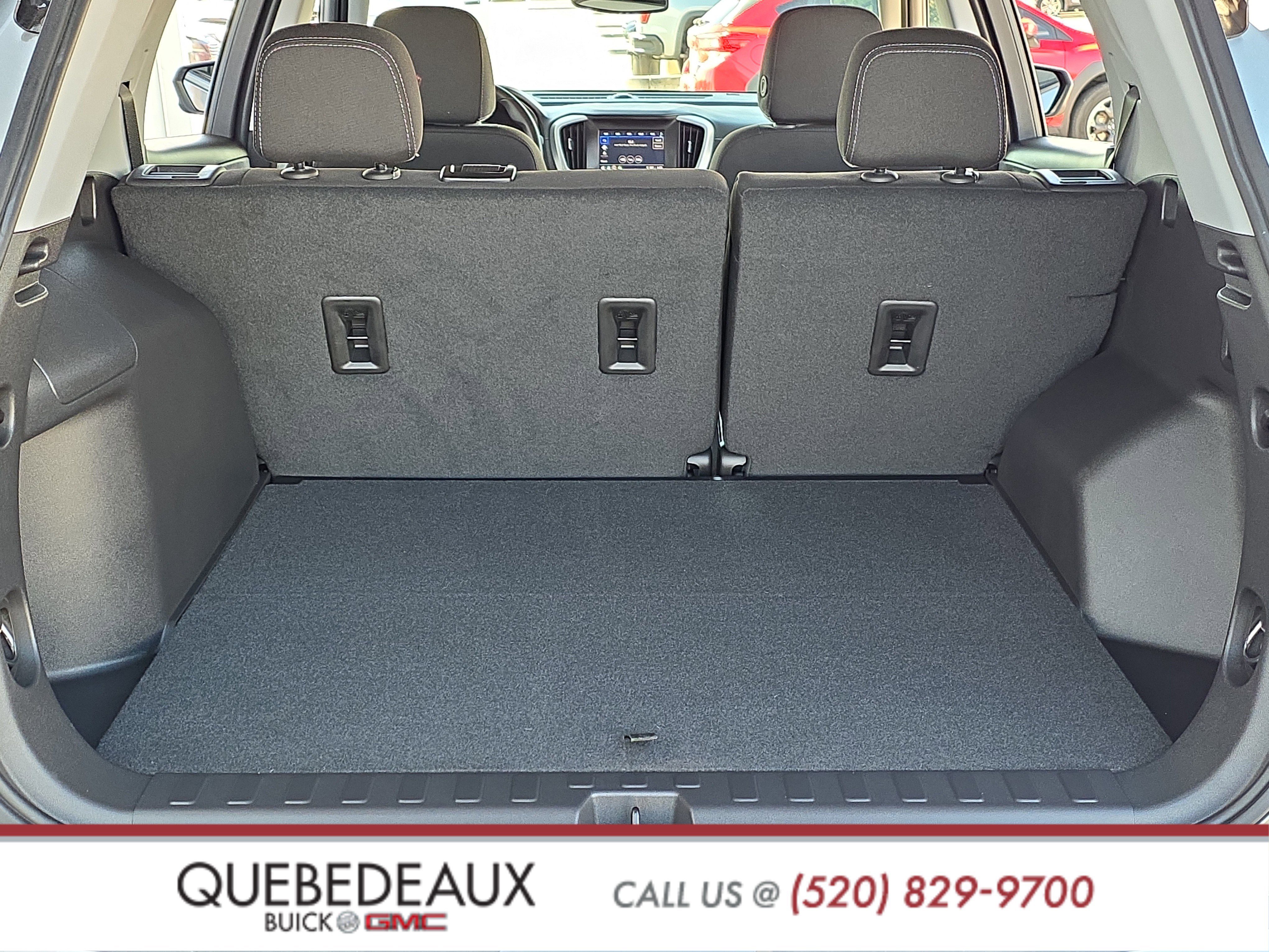 Used 2024 GMC Terrain SLE w/ Driver Convenience Package image 7