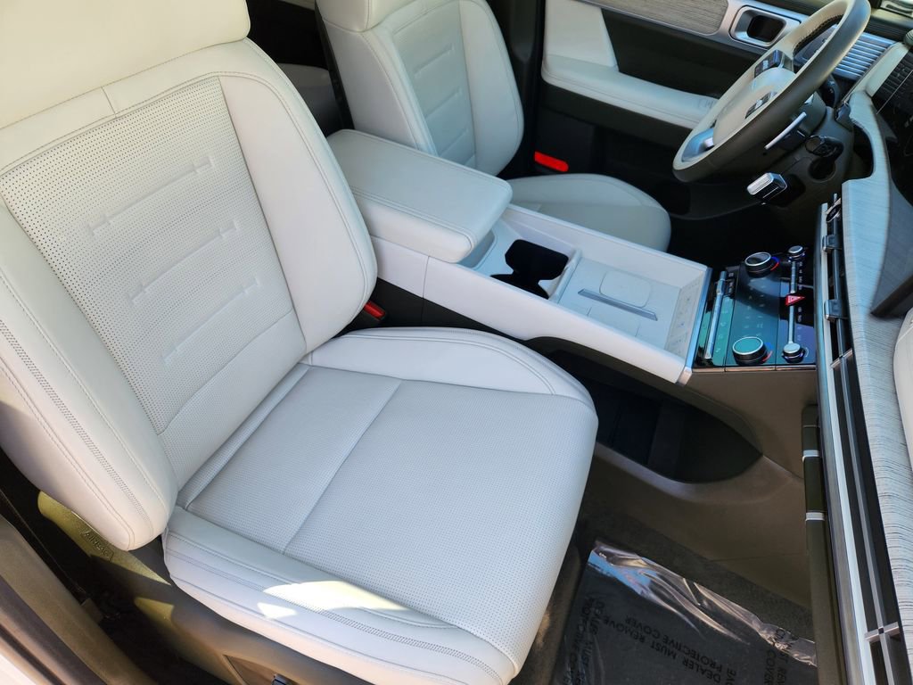 Used 2025 Hyundai Santa Fe Calligraphy image 11