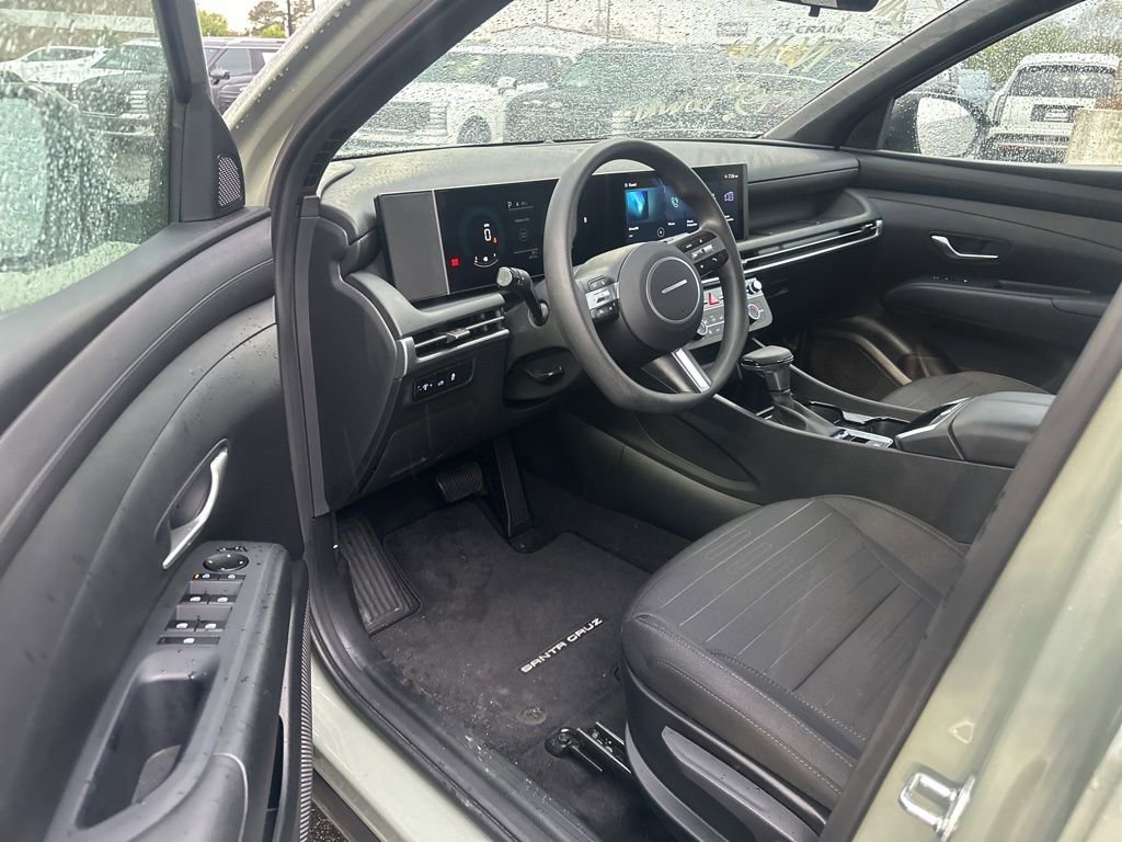 Certified 2025 Hyundai Santa Cruz SE image 19