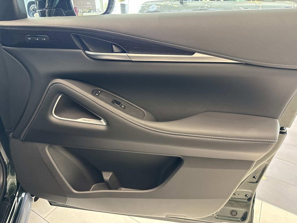 New 2026 INFINITI QX60 Autograph w/ Dark Cargo Package image 18