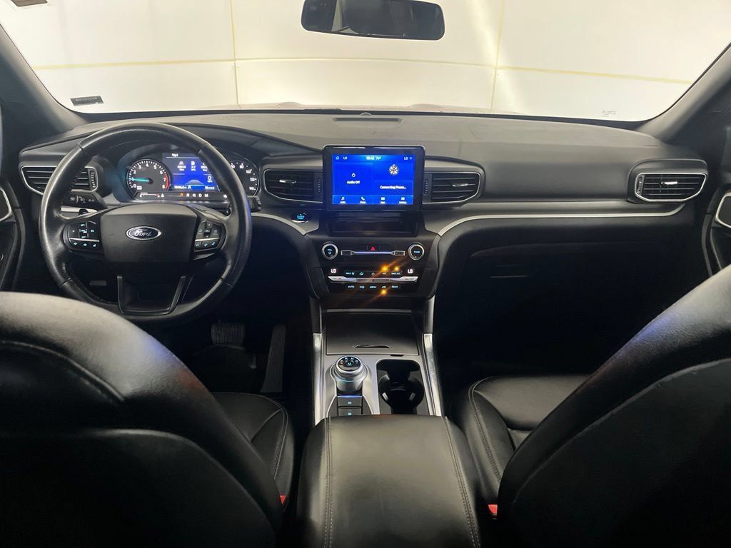 Used 2020 Ford Explorer XLT w/ Equipment Group 202A AWD/4WD image 33