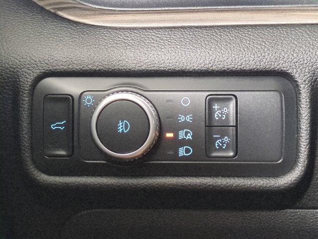 Used 2022 Ford Explorer Limited w/ Equipment Group 301A RWD image 33
