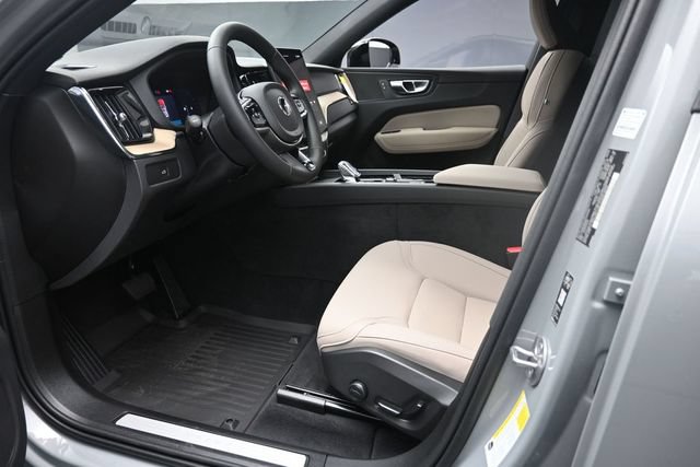 New 2026 Volvo XC60 B5 Plus w/ Protection Package Premier AWD/4WD image 17