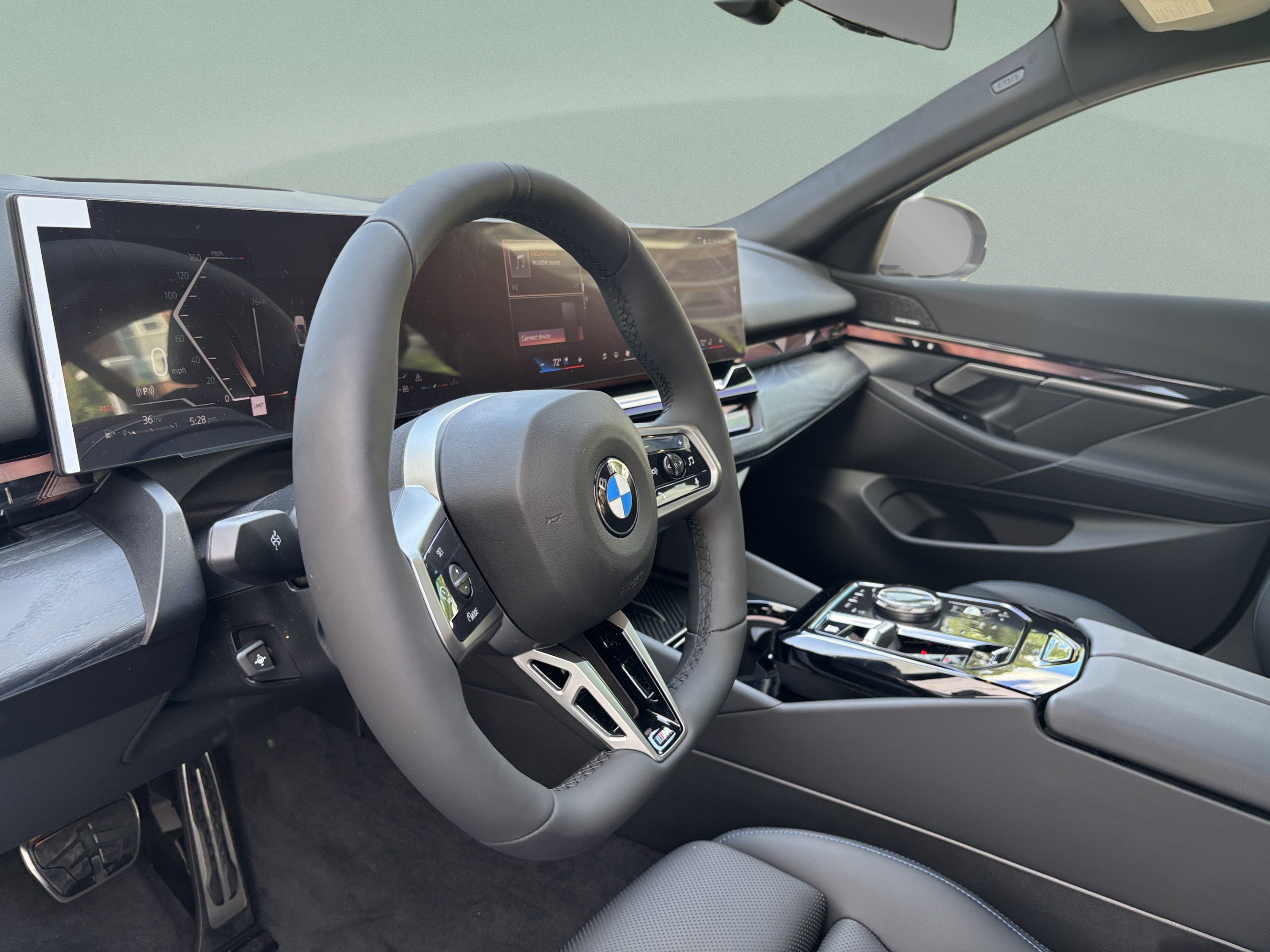 Used 2027 BMW 530i w/ M Sport Package RWD image 19