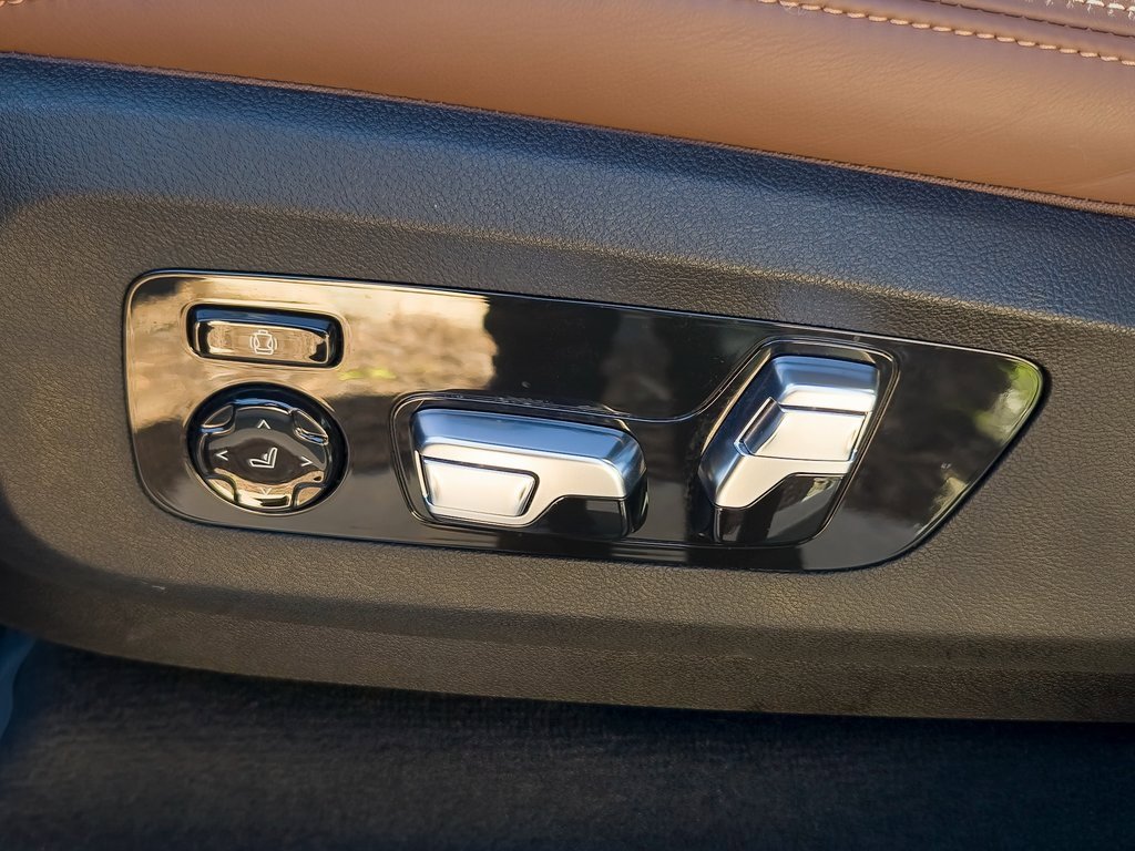 Used 2024 BMW X5 xDrive50e w/ M Sport Package image 11