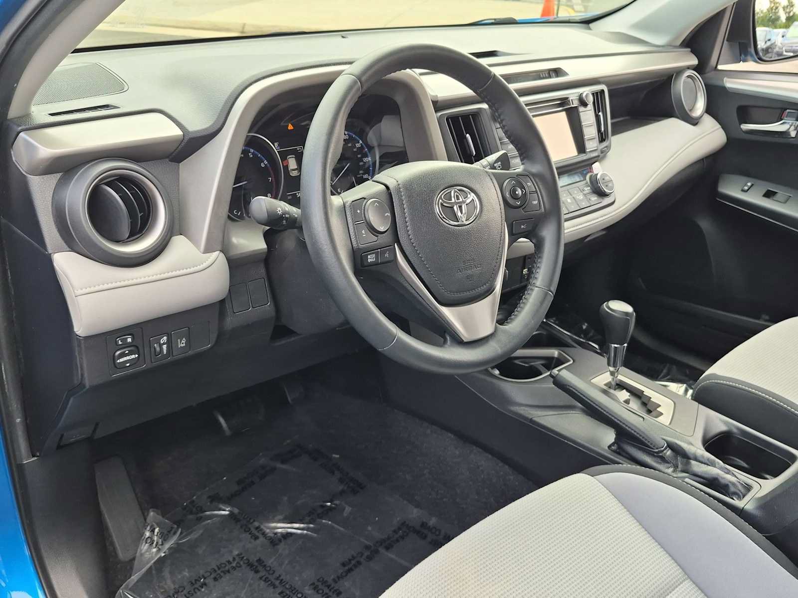 Used 2018 Toyota RAV4 XLE w/ Plus Extra Value Package FWD image 10