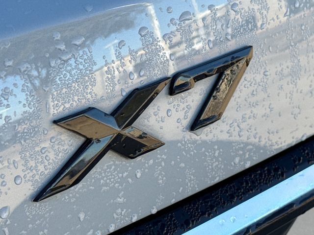 Used 2023 BMW X7 xDrive40i w/ M Sport Package image 11