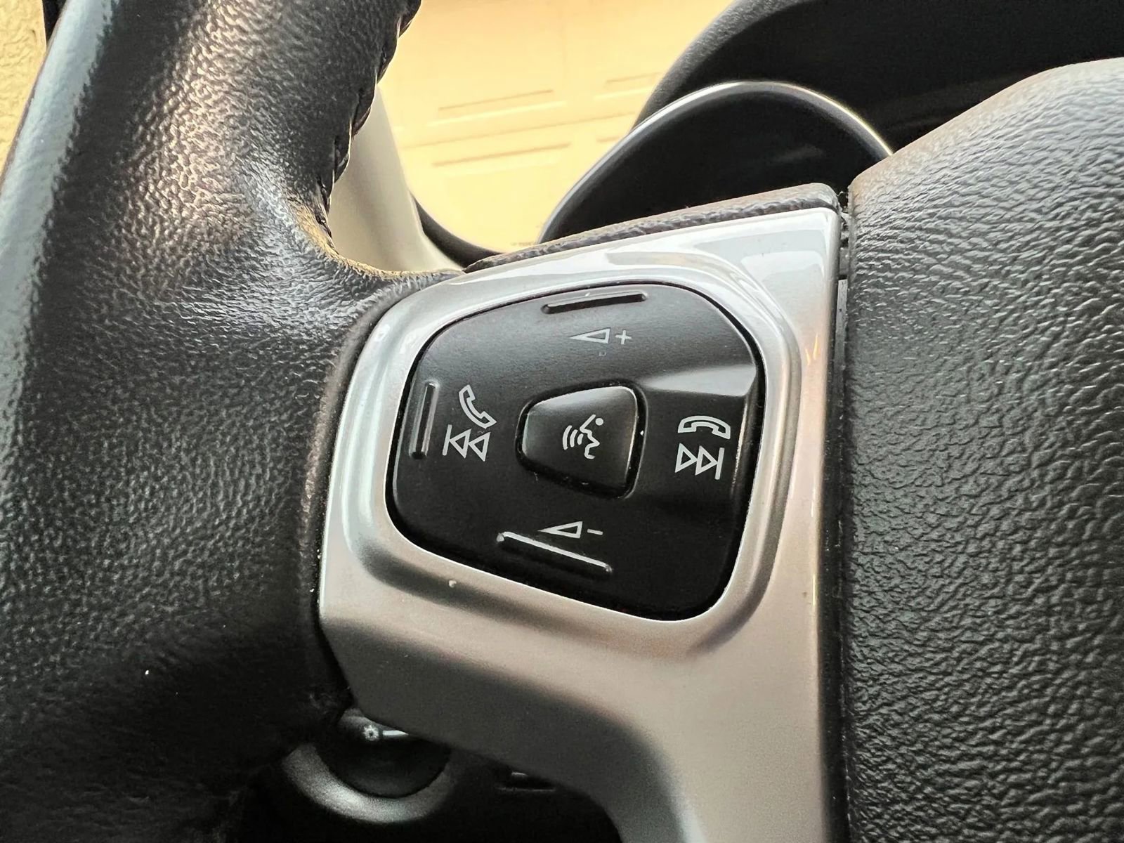 Used 2014 Ford Fiesta SE image 25