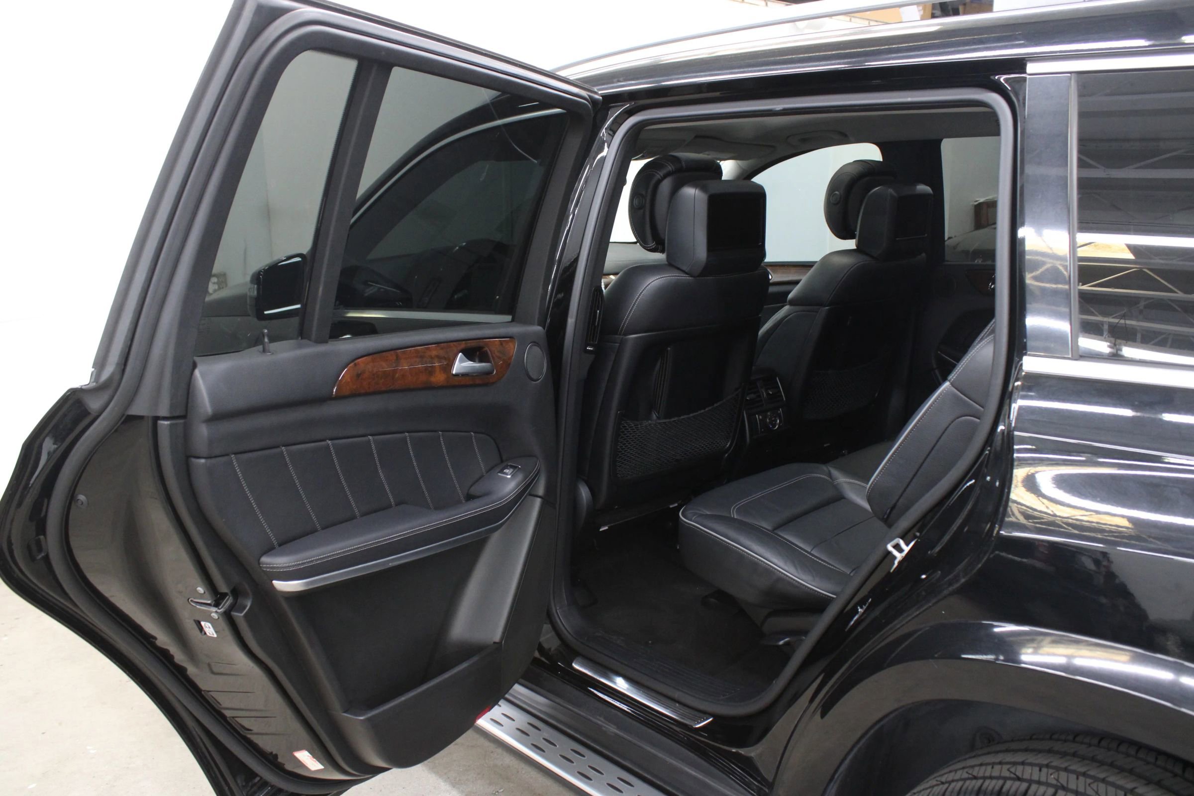 Used 2014 Mercedes-Benz GL 550 4MATIC image 30