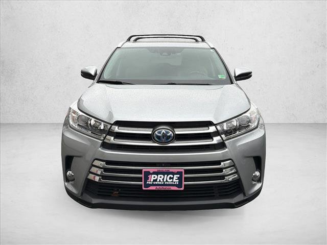 Used 2017 Toyota Highlander Limited Platinum image 2
