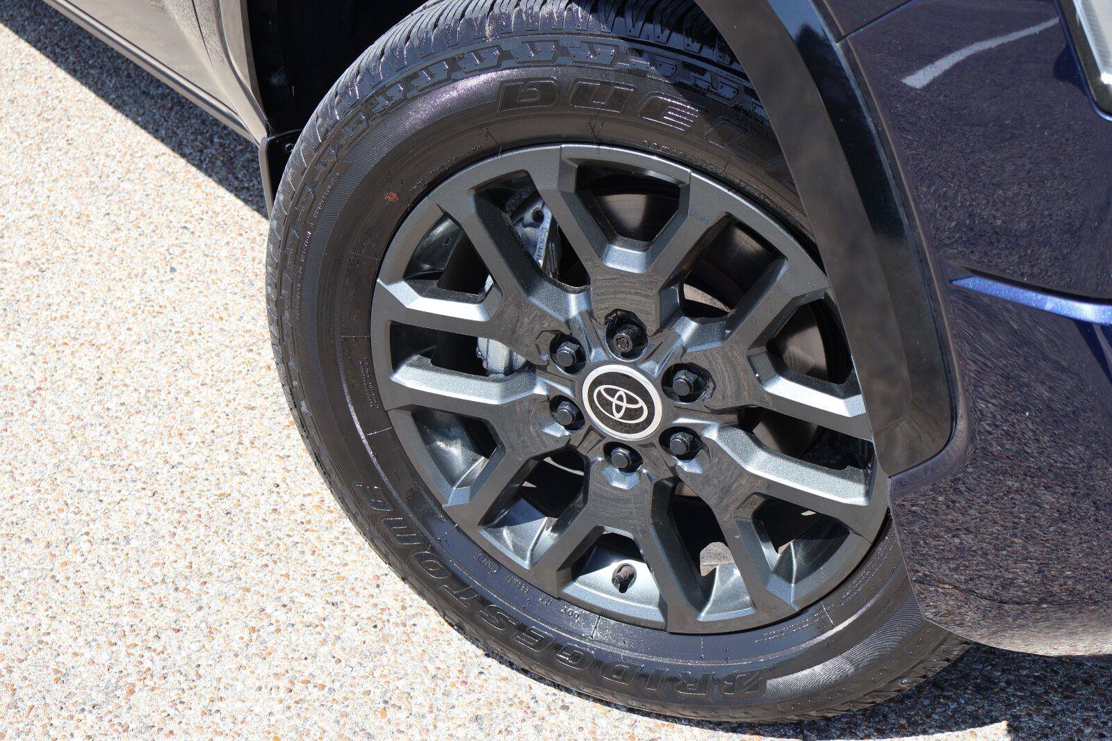 Used 2024 Toyota Tundra Platinum AWD/4WD image 10