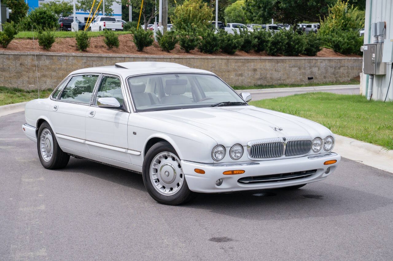 Used 1998 Jaguar XJ8 L RWD image 4