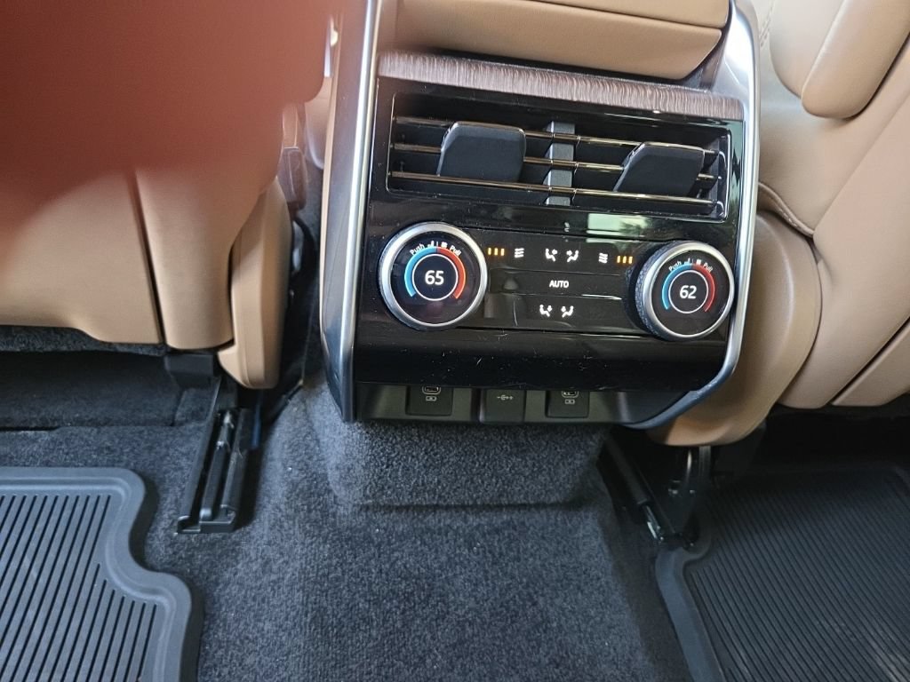 Certified 2023 Land Rover Range Rover SE AWD/4WD image 13