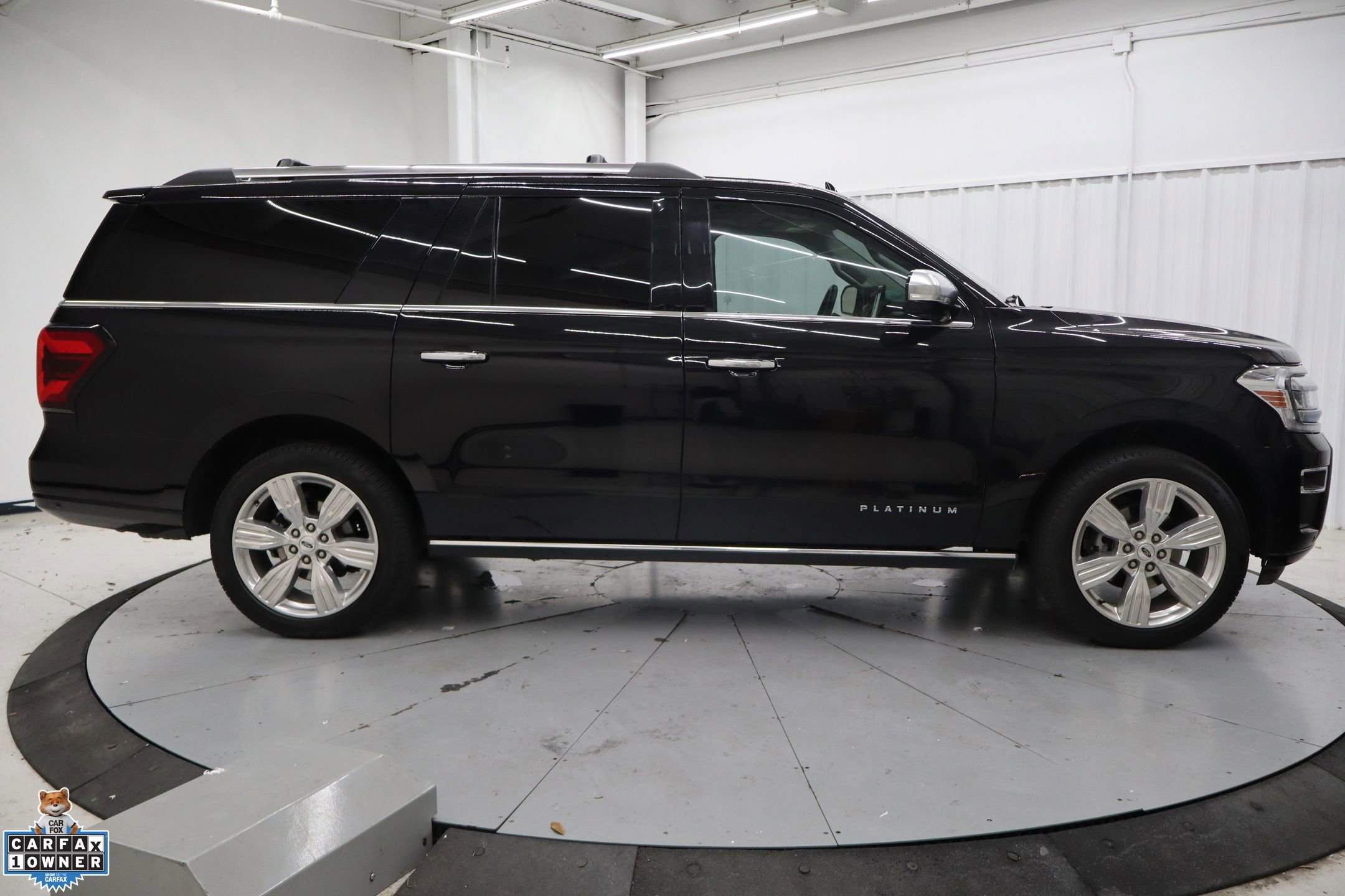 Used 2024 Ford Expedition Max Platinum image 2