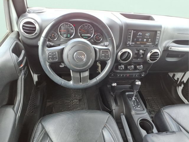 Used 2018 Jeep Wrangler Unlimited Sahara w/ Connectivity Group AWD/4WD image 18