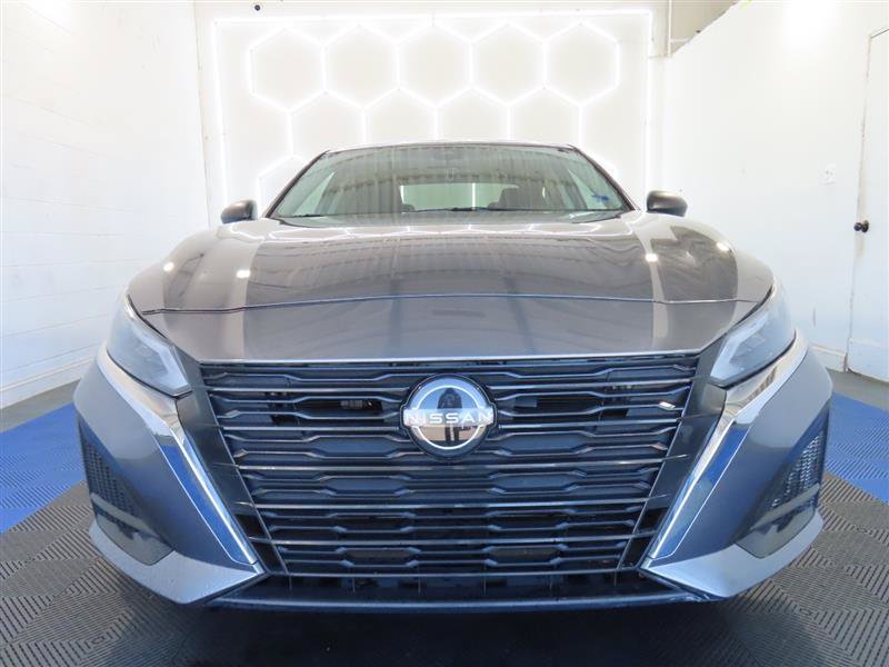 Used 2024 Nissan Altima 2.5 S FWD image 3