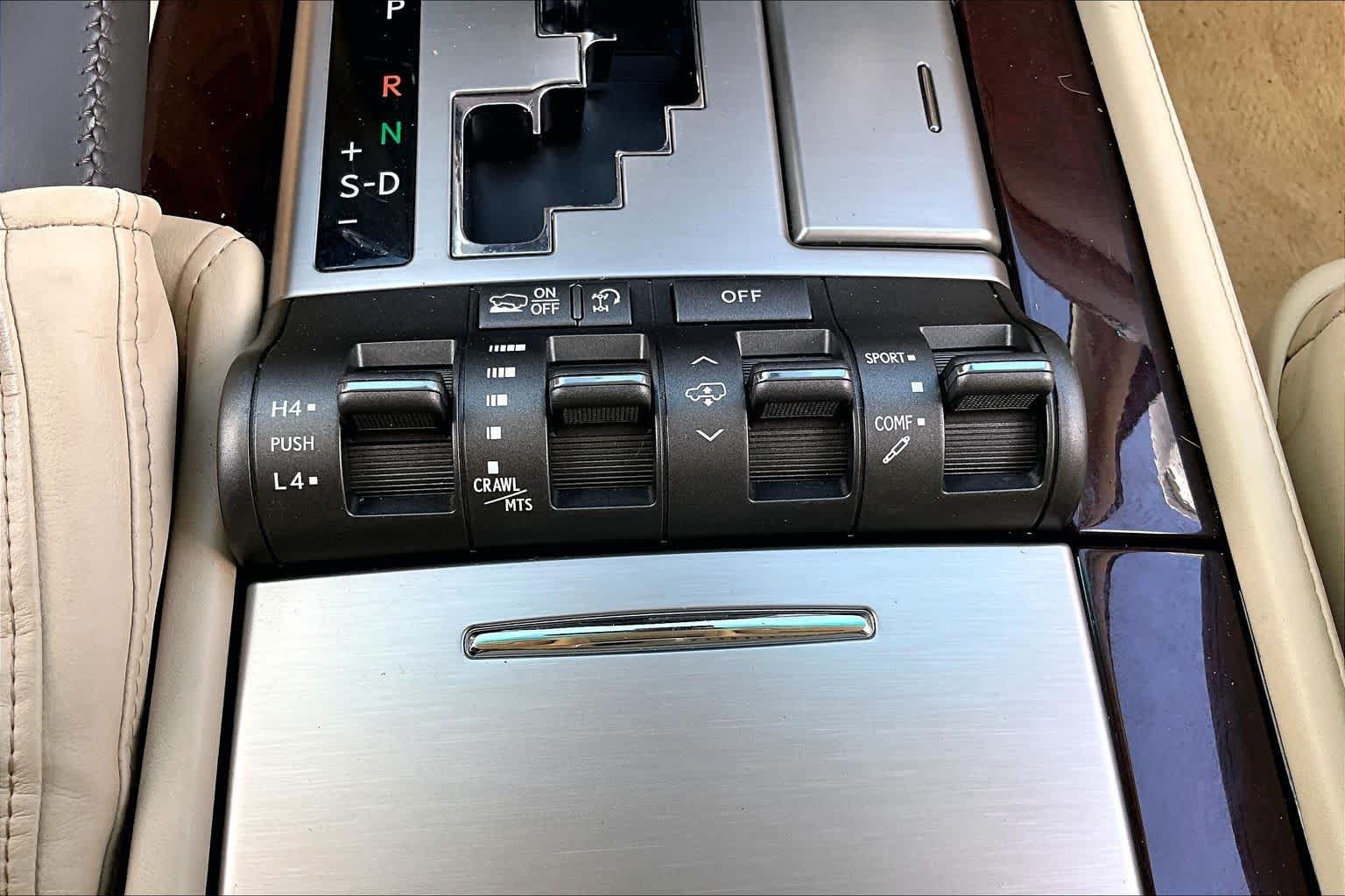 Used 2014 Lexus LX 570 4WD image 33