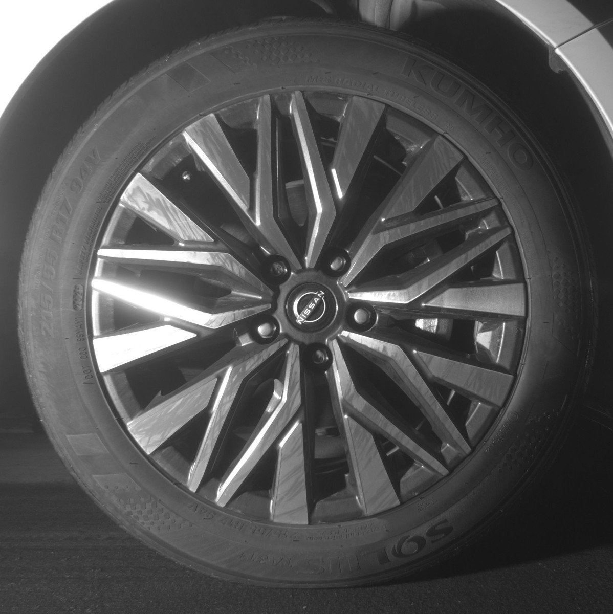 Used 2025 Nissan Altima 2.5 SV FWD image 13