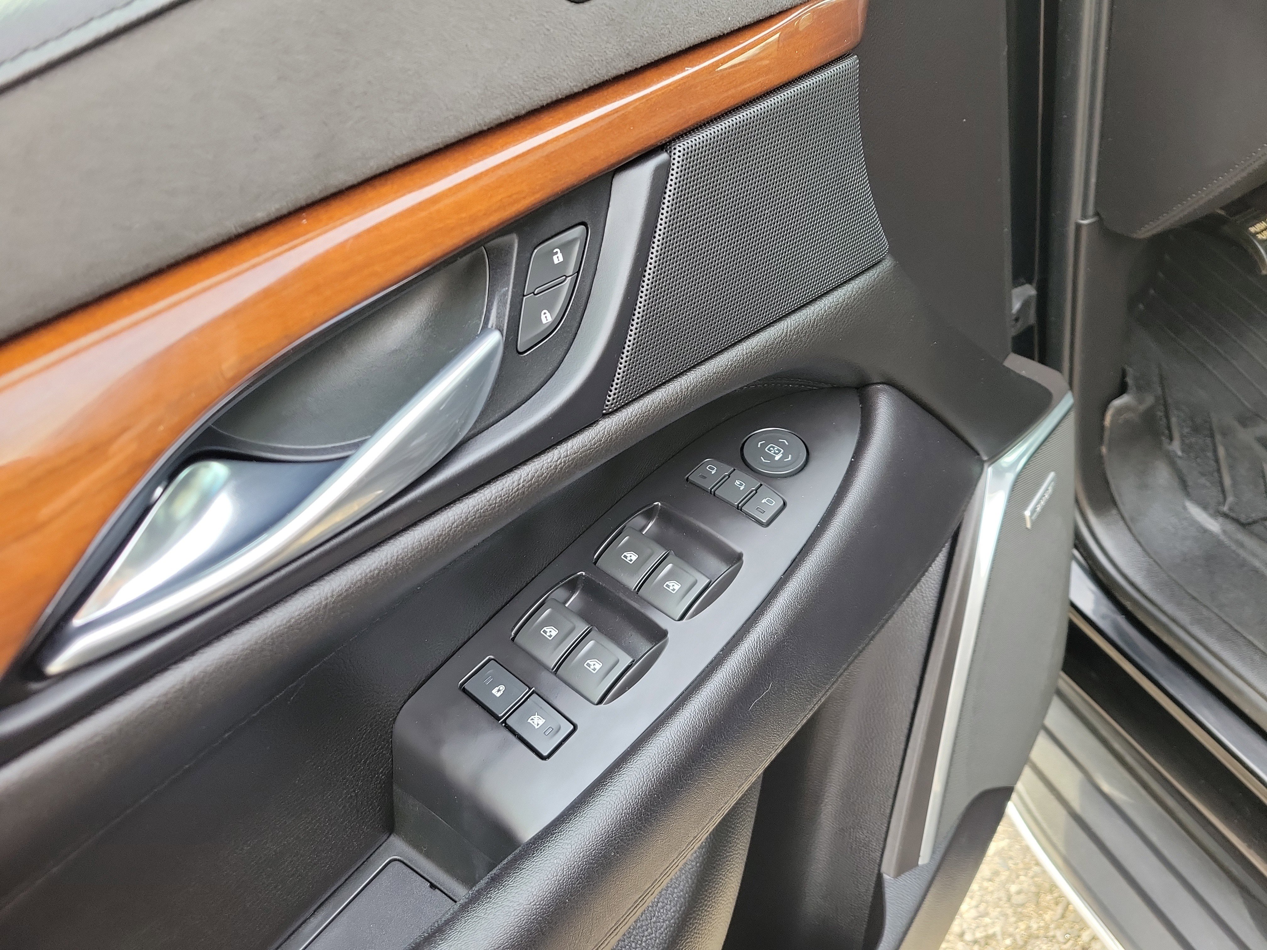 Used 2019 Cadillac Escalade Luxury image 21