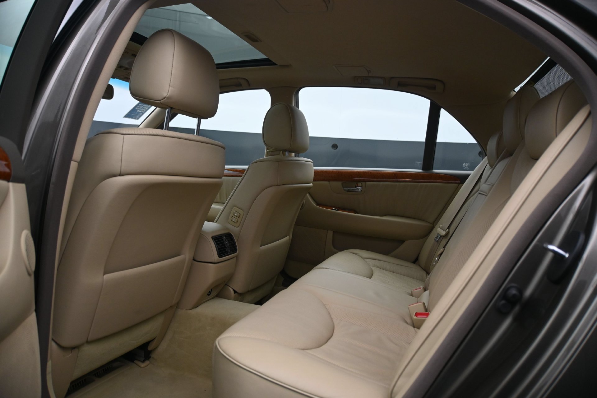 Used 2005 Lexus LS 430 RWD image 18