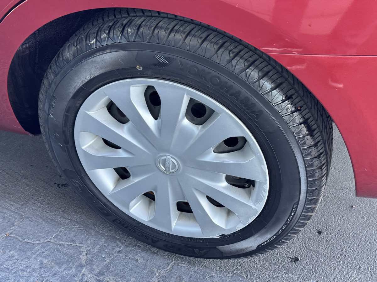 Used 2018 Nissan Versa SV FWD image 24