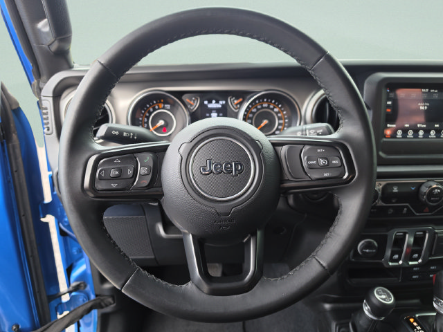 Used 2022 Jeep Wrangler Sport AWD/4WD image 18