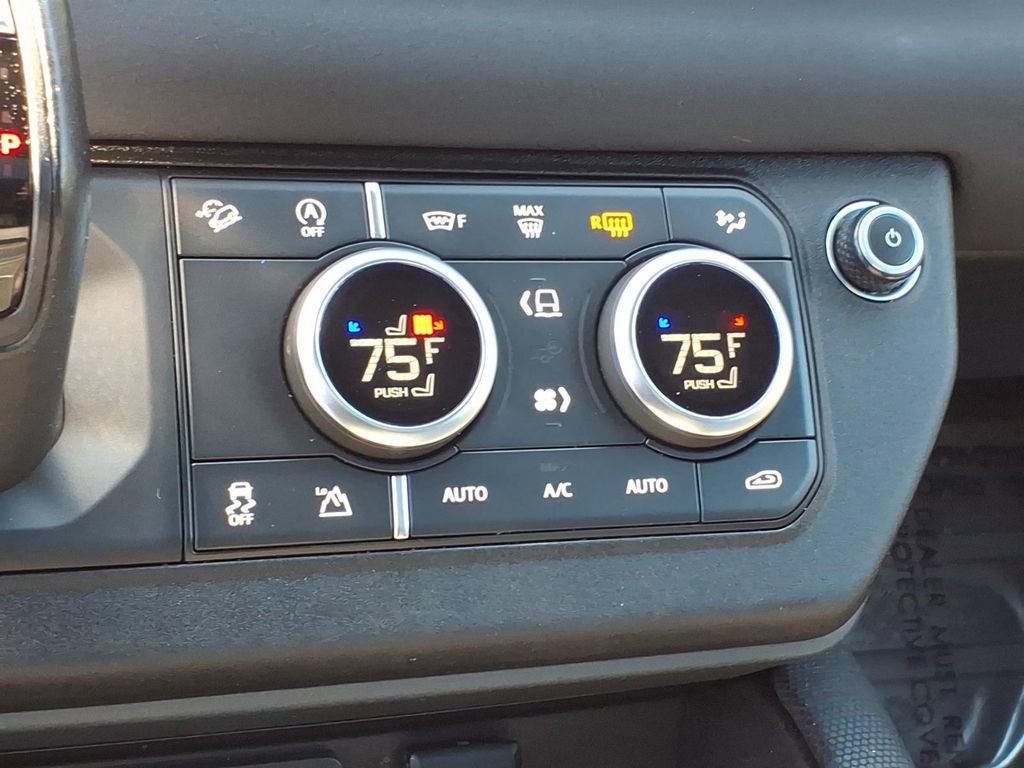 Used 2022 Land Rover Defender 110 X-Dynamic SE AWD/4WD image 24