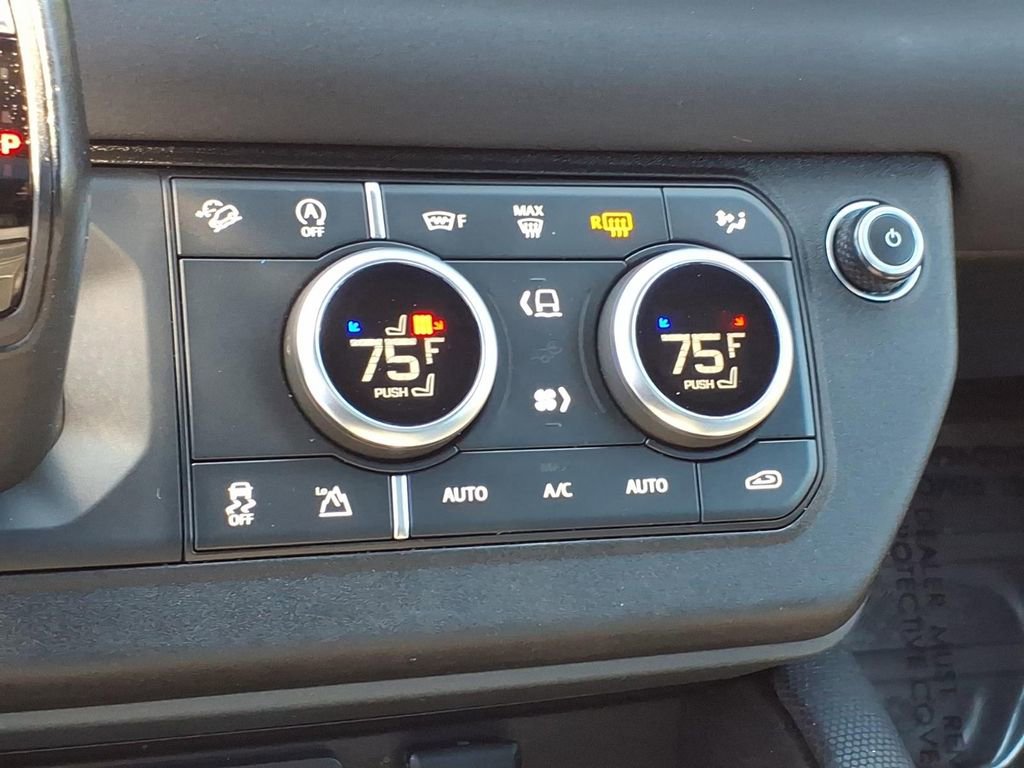 Used 2022 Land Rover Defender 110 X-Dynamic SE image 24