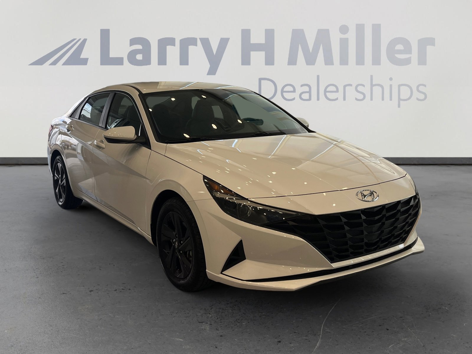 Used 2023 Hyundai Elantra SEL image 7