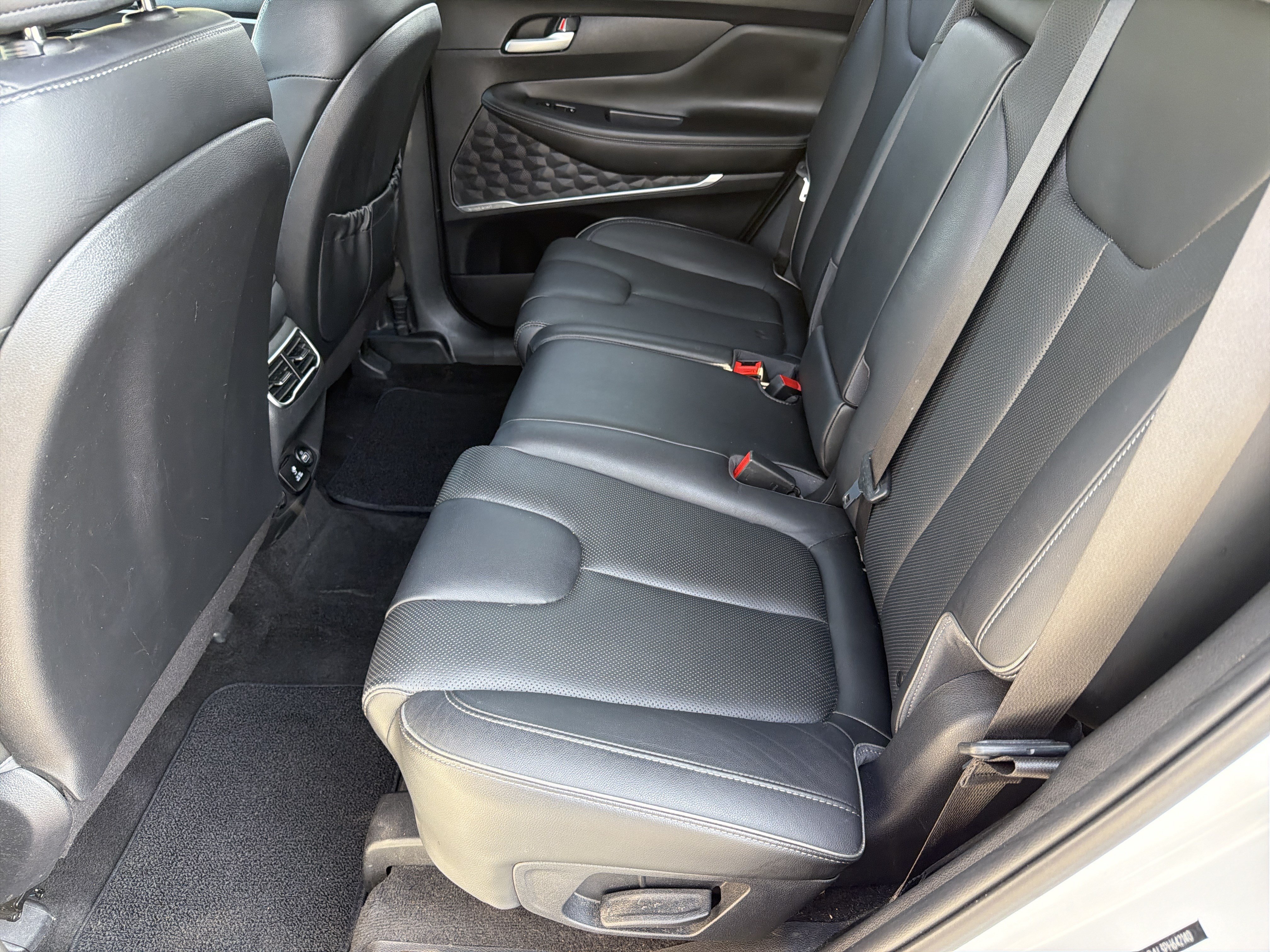 Used 2023 Hyundai Santa Fe Limited AWD/4WD image 19