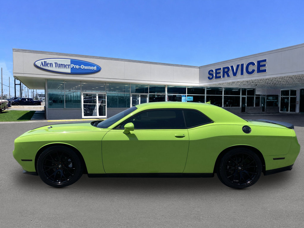 Used 2023 Dodge Challenger SXT w/ Blacktop Package RWD image 5