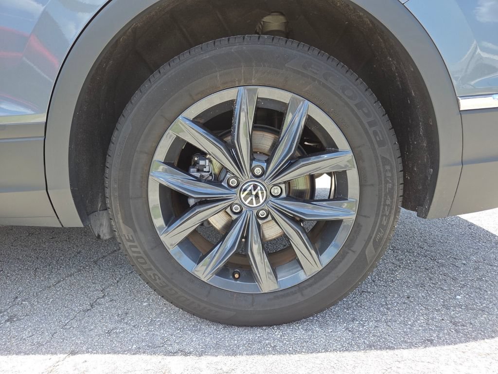 Used 2024 Volkswagen Tiguan SE FWD image 22