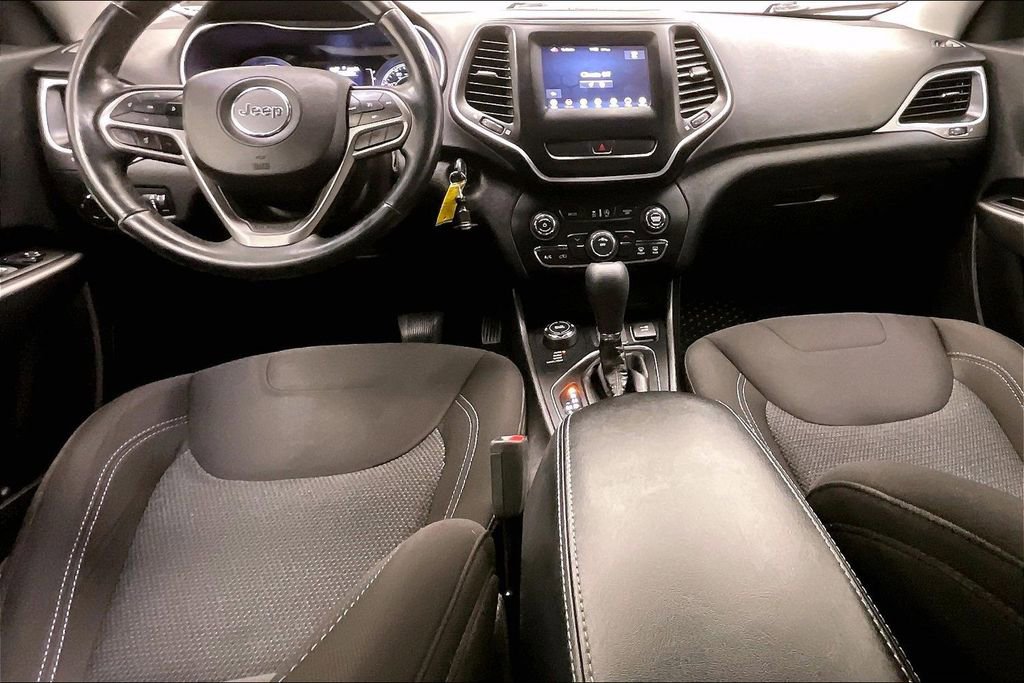 Used 2020 Jeep Cherokee Latitude w/ Cold Weather Group image 13