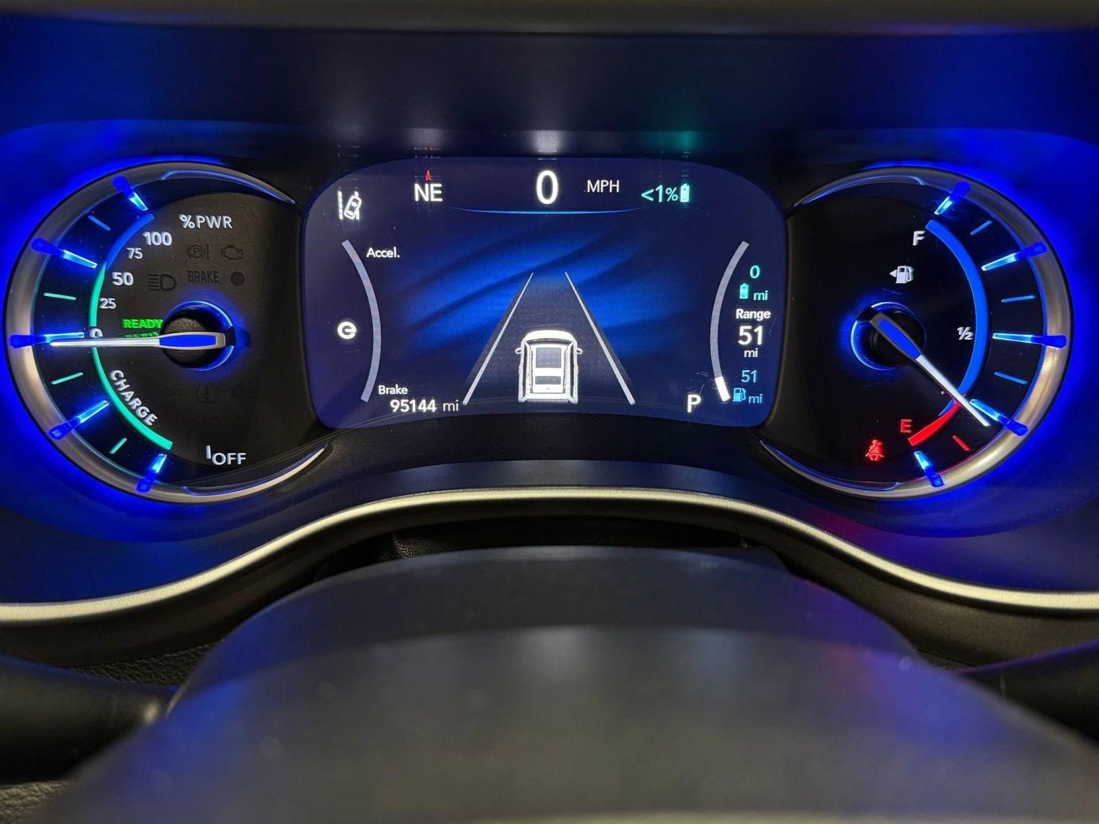 Used 2022 Chrysler Pacifica Touring-L image 18