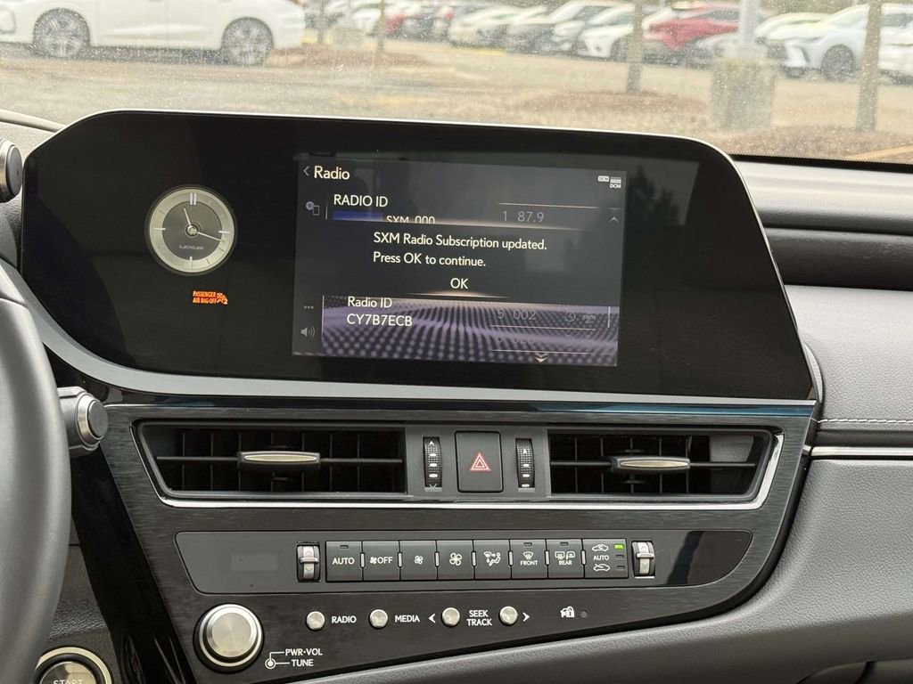 Used 2022 Lexus ES 350 Premium image 10