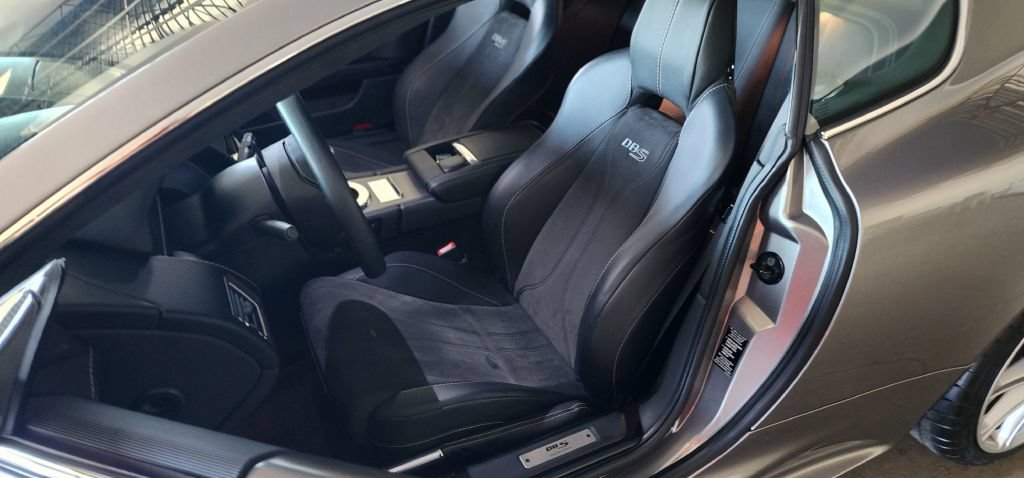 Used 2009 Aston Martin DBS Coupe RWD image 23